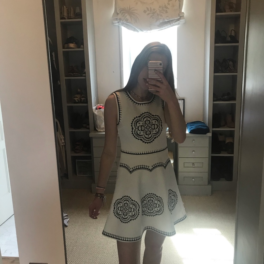 SUPER CUTE DRESS